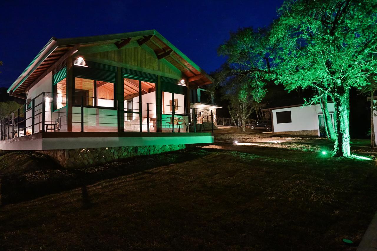 Chales Cinco Estrelas มงชิแวร์จิ ภายนอก รูปภาพ